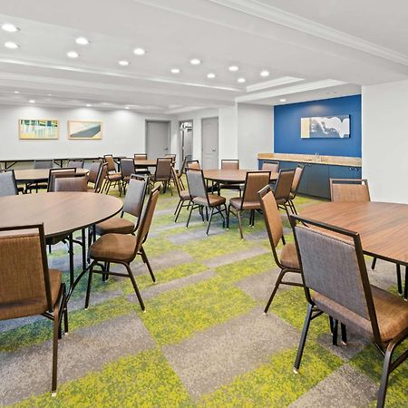 Spark By Hilton Woodbridge Exterior foto
